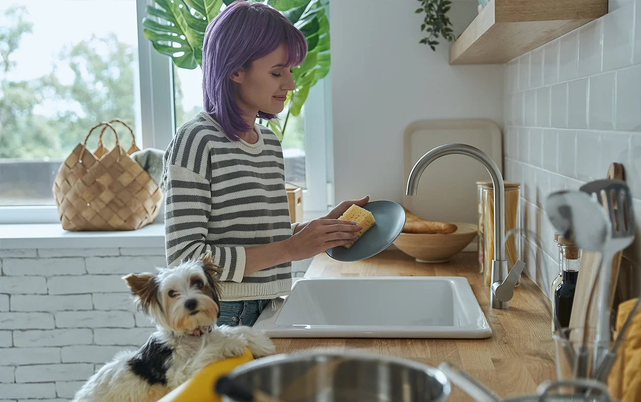 Raw-Diet-for-Dogs-2 York Veterinary Hospital Raw-Diet-for-Dogs-2 a dog help for cleaning dishes
